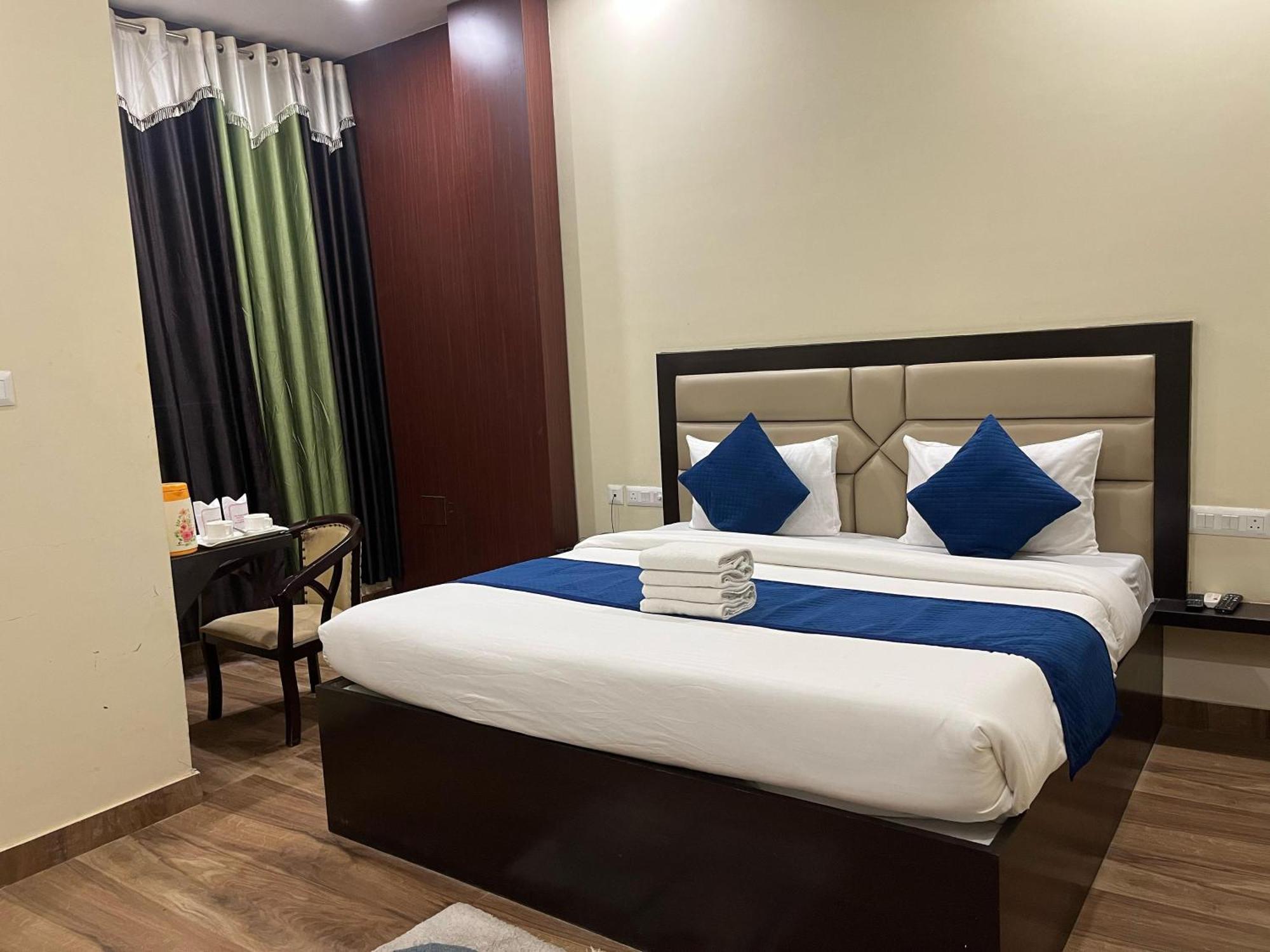 Hotel Mayur Palace Agra  Eksteriør bilde